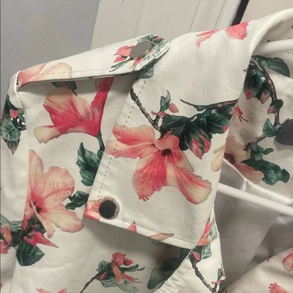 Bagatelle Women's Floral Leather Jacket - Cream and Pink - Picture 6 of 10